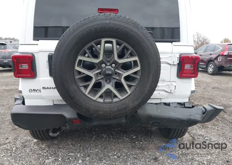 2025 Jeep Wrangler 4-Door Sahara 4X4 z USA, uszkodzony, nr VIN 1C4PJXEN0SW648320